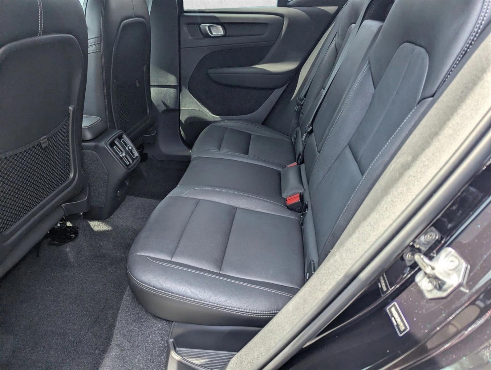 2021 Volvo XC40 T4 FWD Momentum