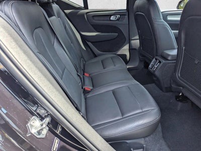 2021 Volvo XC40 T4 FWD Momentum