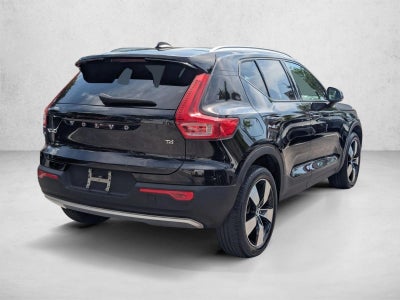 2021 Volvo XC40 T4 FWD Momentum