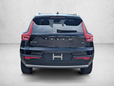 2021 Volvo XC40 T4 FWD Momentum