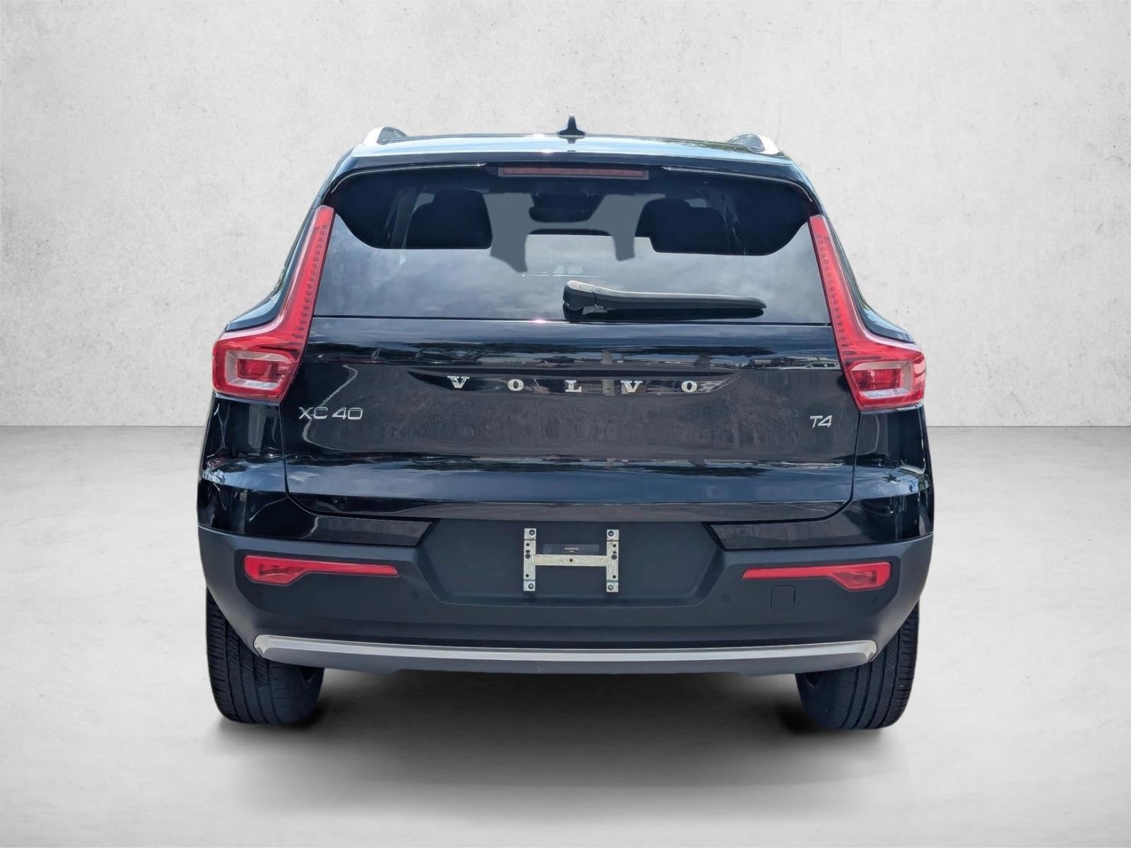 2021 Volvo XC40 T4 FWD Momentum