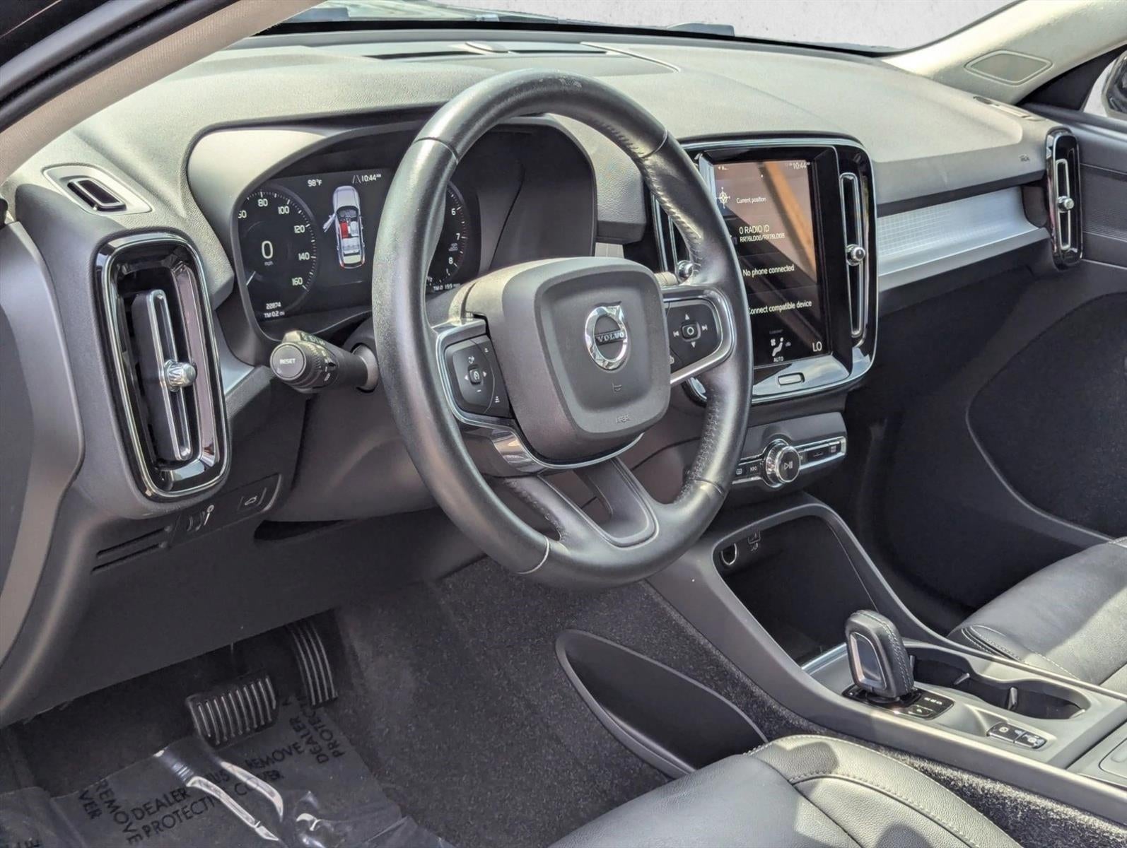 2021 Volvo XC40 T4 FWD Momentum