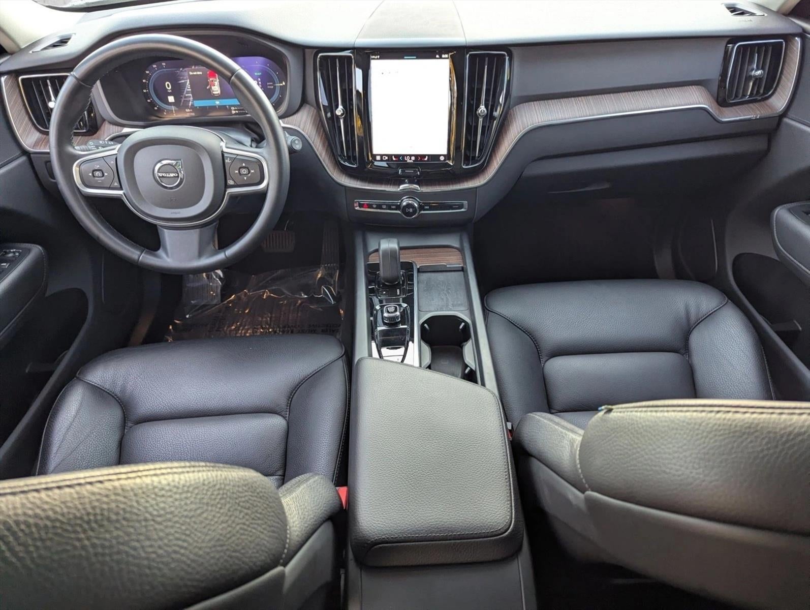 2022 Volvo XC60 Recharge Plug-In Hybrid T8 eAWD PHEV Inscription Expression