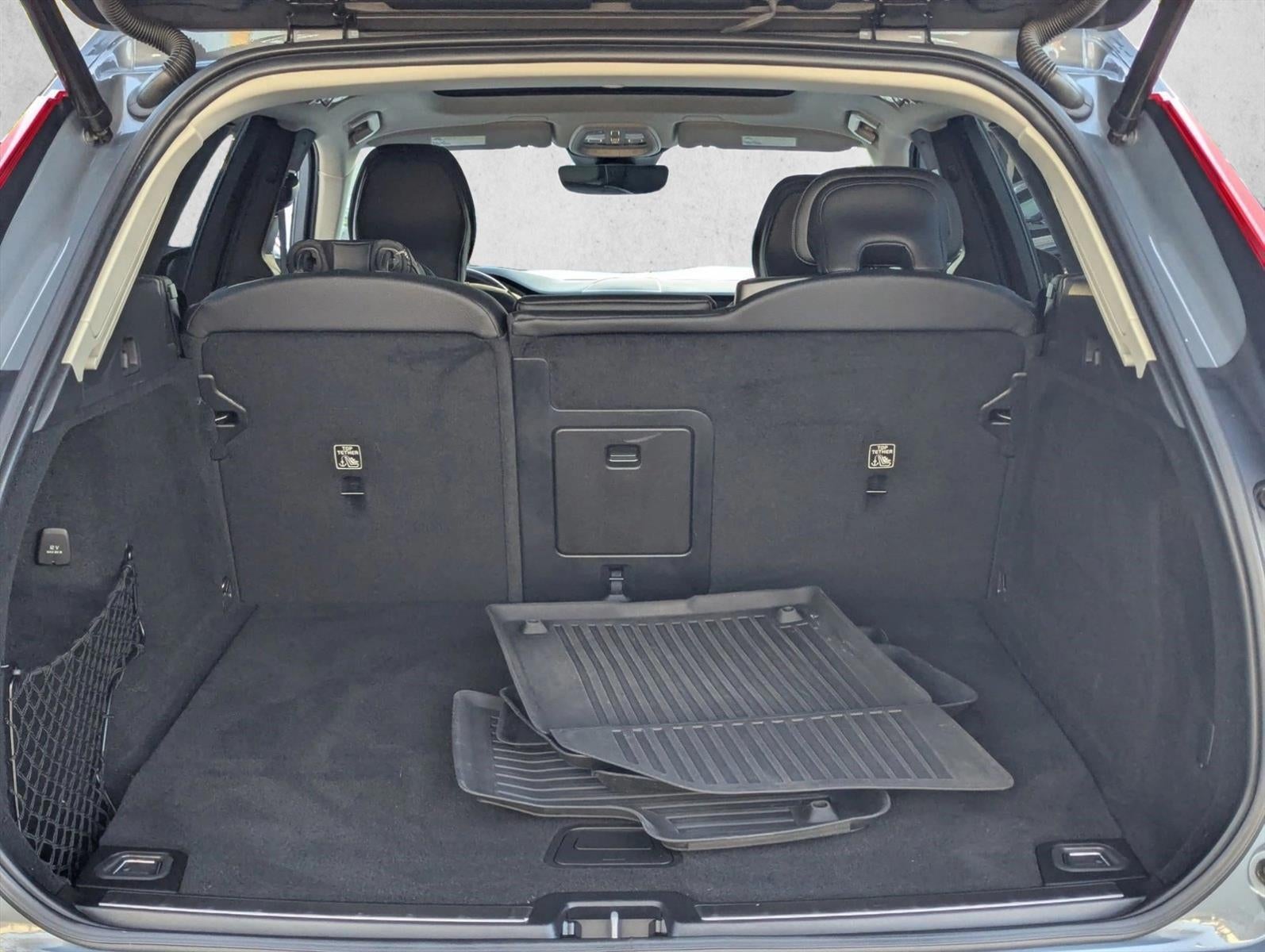 2022 Volvo XC60 Recharge Plug-In Hybrid T8 eAWD PHEV Inscription Expression