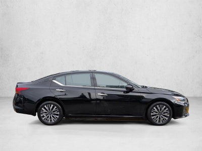 2023 Nissan Altima 2.5 SV Sedan