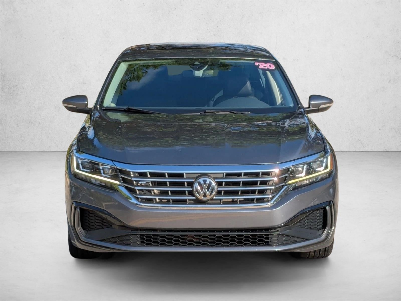 2020 Volkswagen Passat 2.0T R-Line Auto