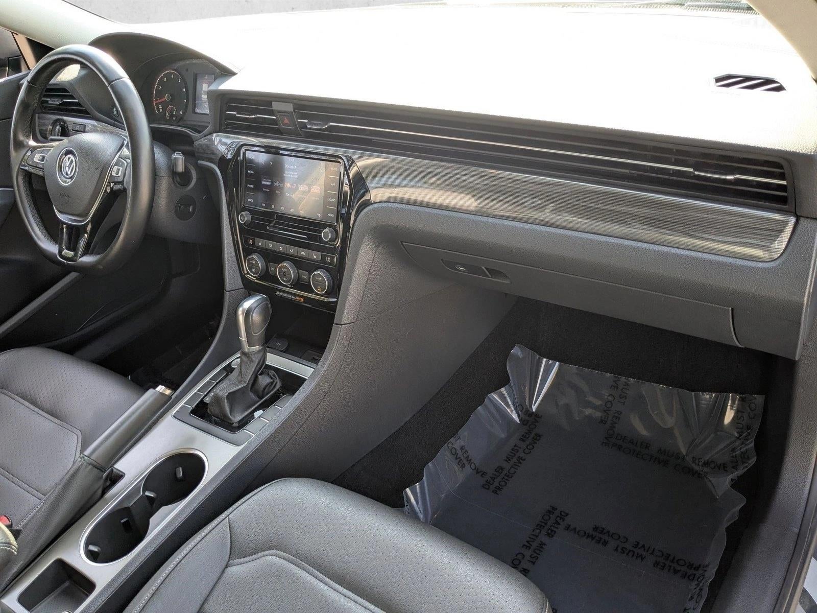 2020 Volkswagen Passat 2.0T R-Line Auto