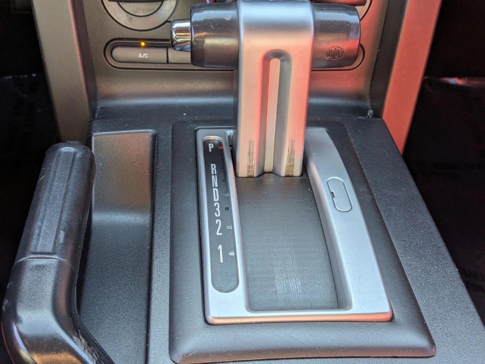 2005 Ford Mustang GT Deluxe