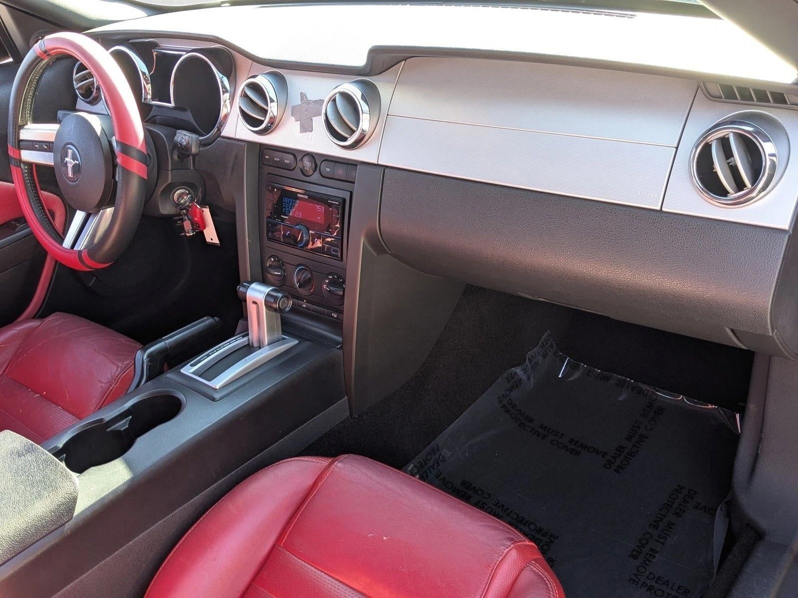 2005 Ford Mustang GT Deluxe