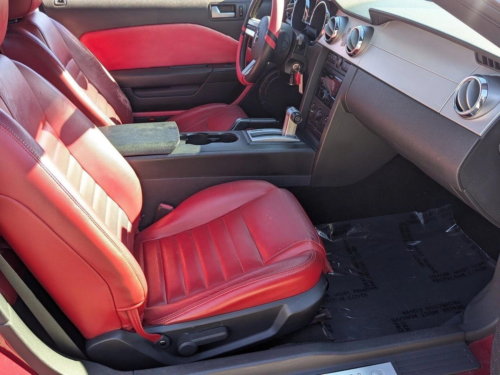 2005 Ford Mustang GT Deluxe