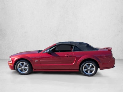 2005 Ford Mustang GT Deluxe