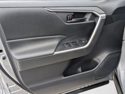 2019 Toyota RAV4 LE FWD (GS)