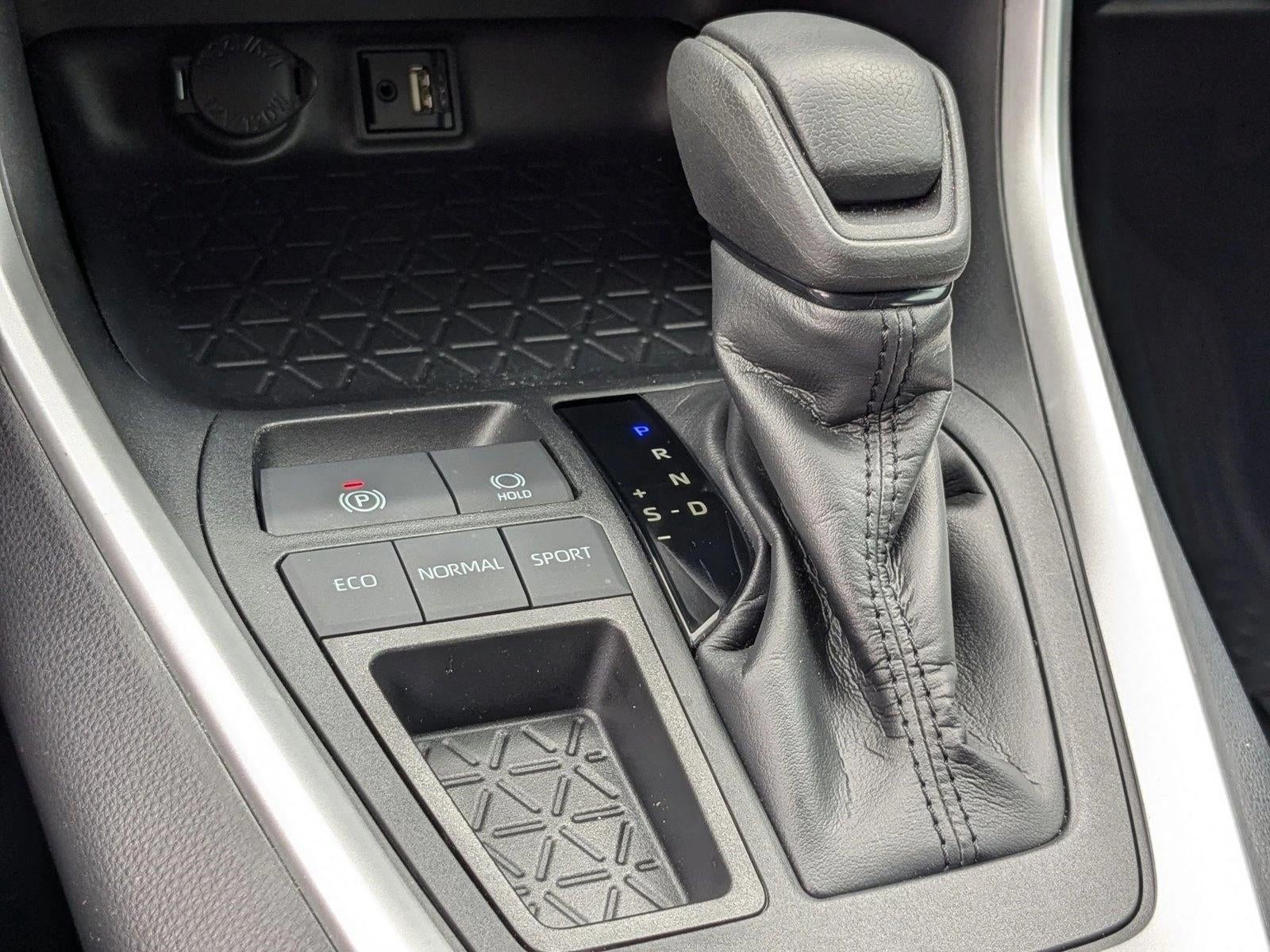 2019 Toyota RAV4 LE FWD (GS)