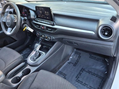 2023 Kia Forte LXS IVT