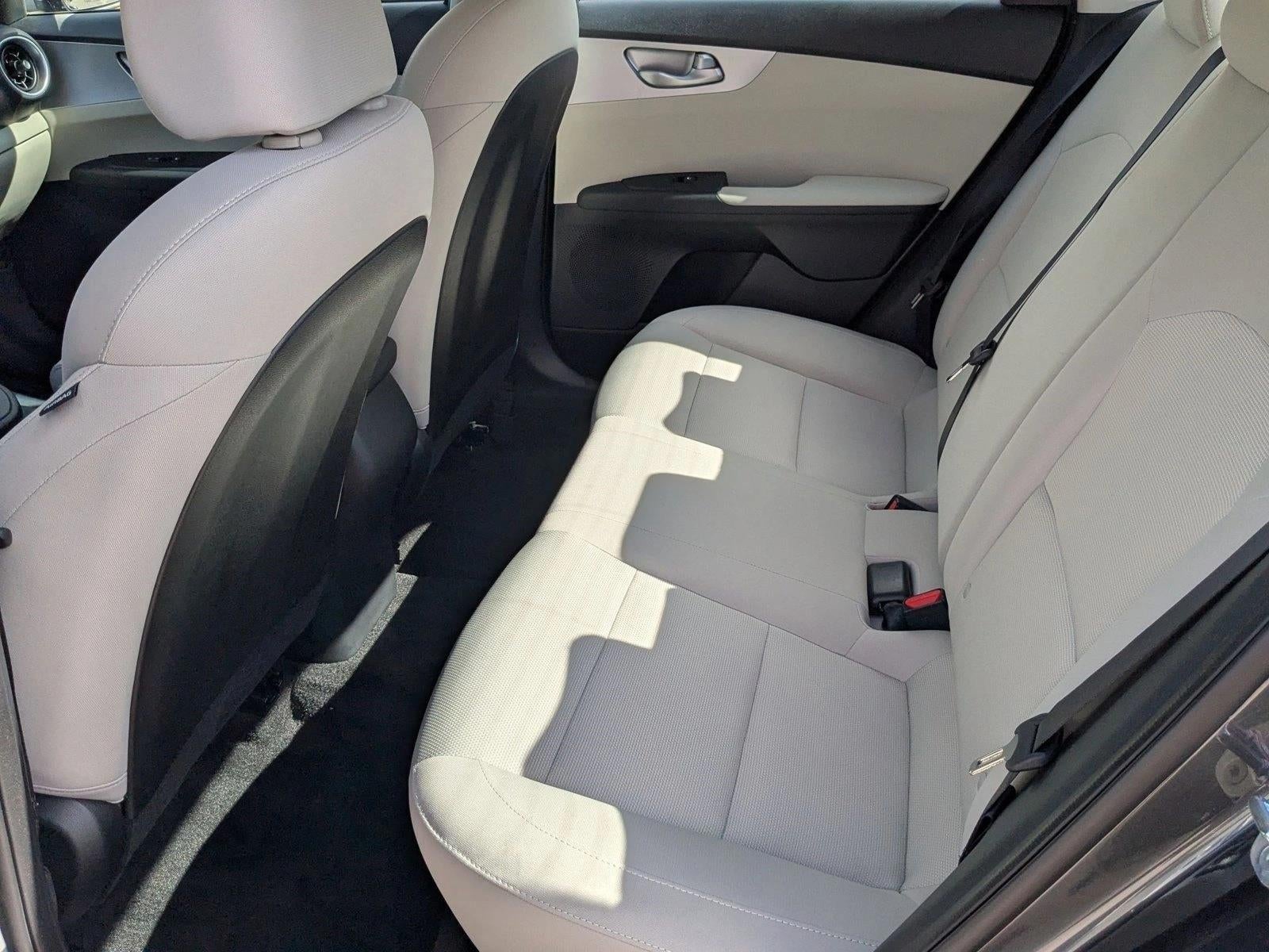 2023 Kia Forte LXS IVT