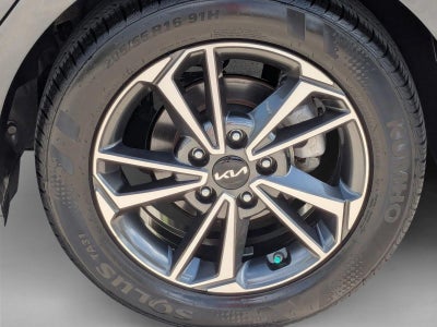 2023 Kia Forte LXS IVT