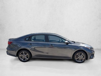 2023 Kia Forte LXS IVT