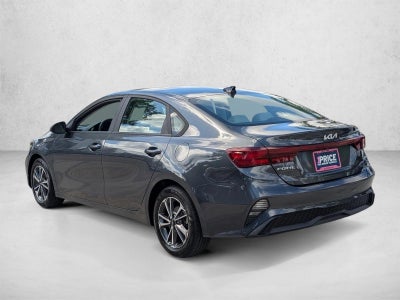 2023 Kia Forte LXS IVT
