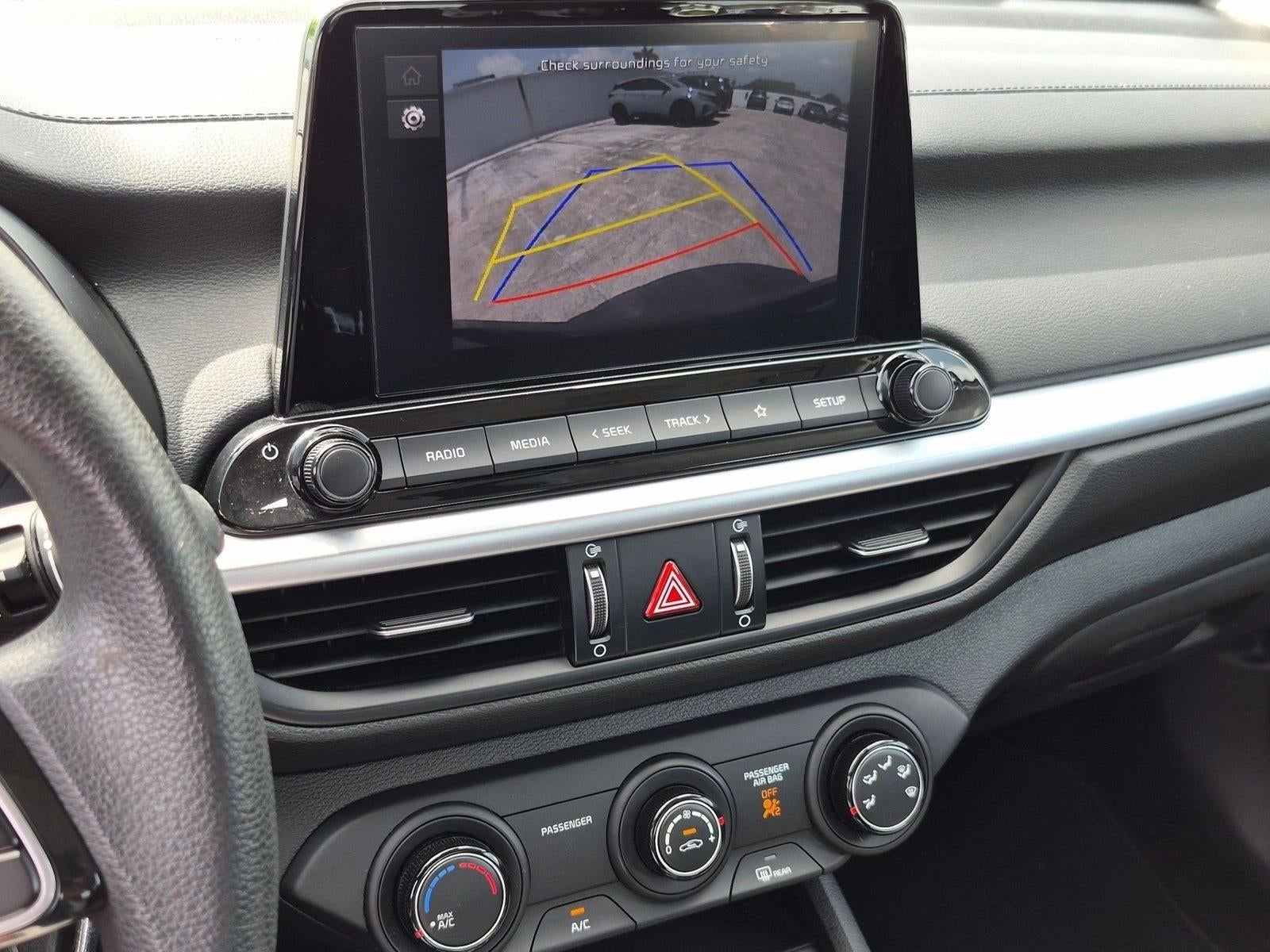 2023 Kia Forte LXS IVT