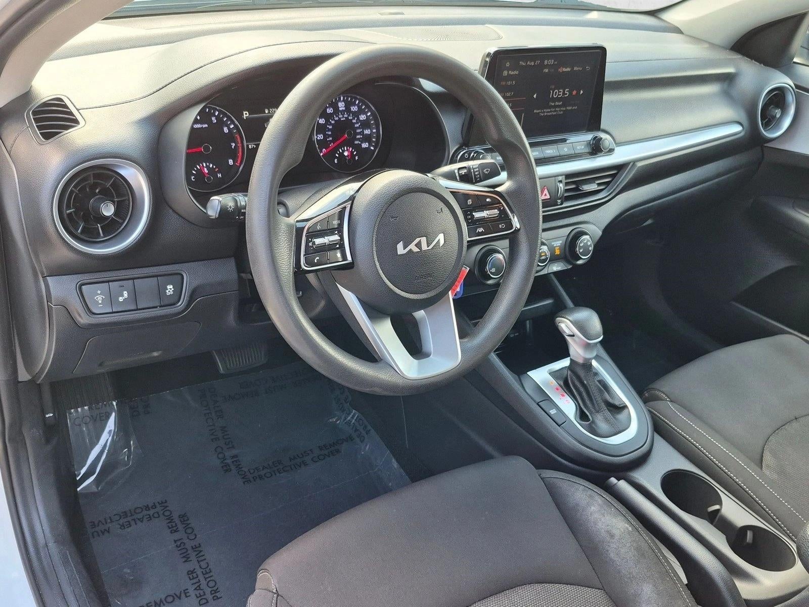 2023 Kia Forte LXS IVT