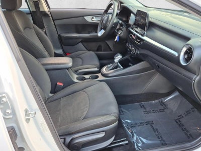 2023 Kia Forte LXS IVT