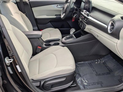 2023 Kia Forte LXS IVT