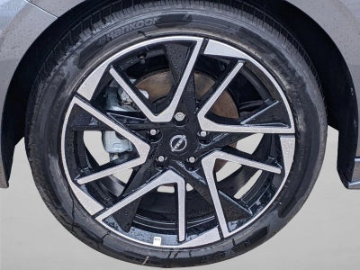 2025 Nissan Sentra SR CVT