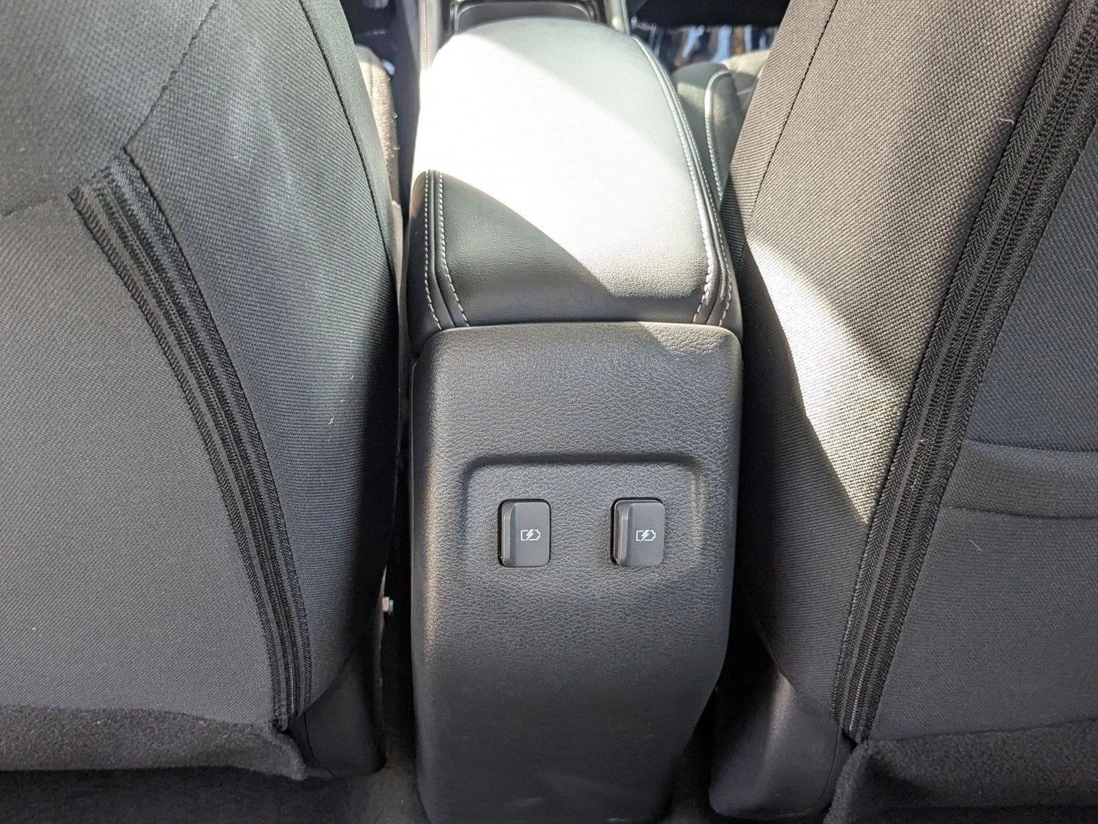 2022 Nissan Kicks SV FWD