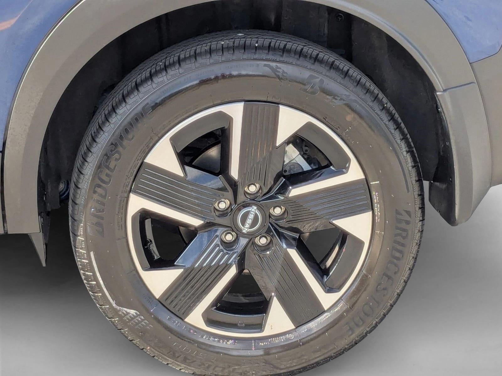 2025 Nissan Kicks SR FWD