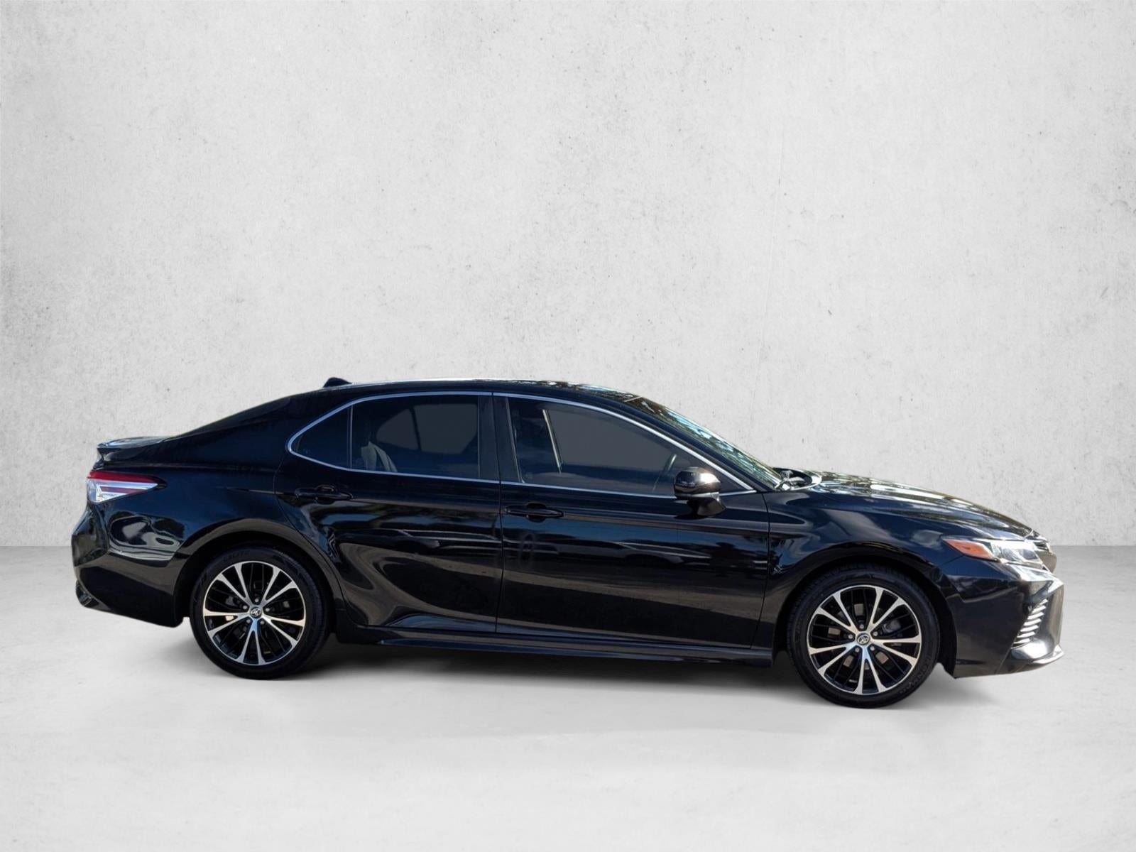 2020 Toyota Camry SE Auto (Natl)