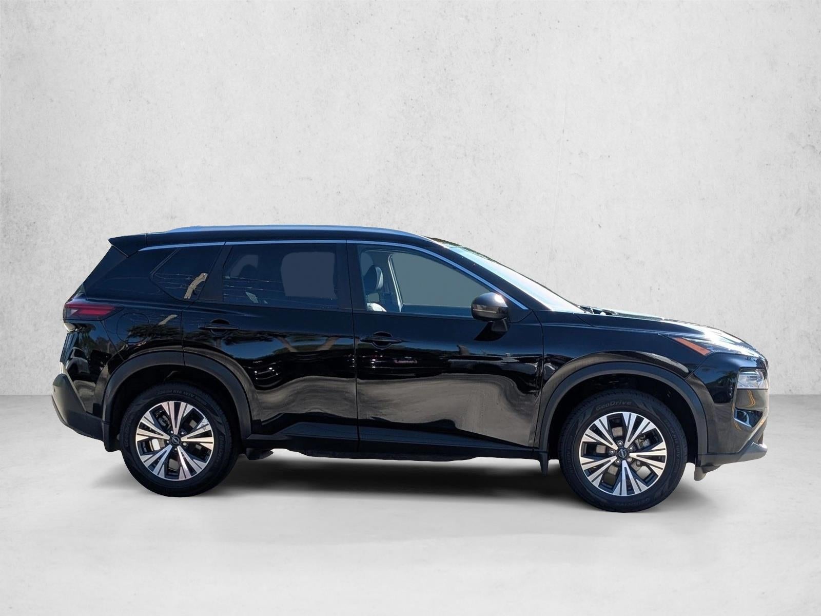 2022 Nissan Rogue FWD SV