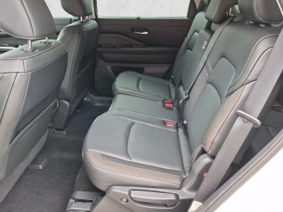 2022 Nissan Pathfinder SL 2WD