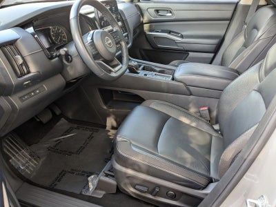 2022 Nissan Pathfinder SL 2WD