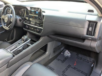 2022 Nissan Pathfinder SL 2WD
