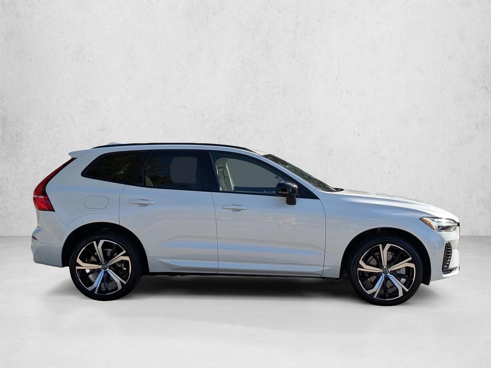 2023 Volvo XC60 Recharge Plug-In Hybrid T8 eAWD PHEV Ultimate Dark Theme