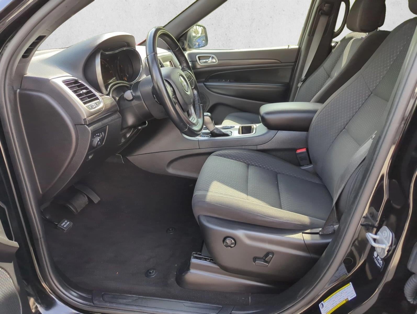 2021 Jeep Grand Cherokee Laredo E 4x2