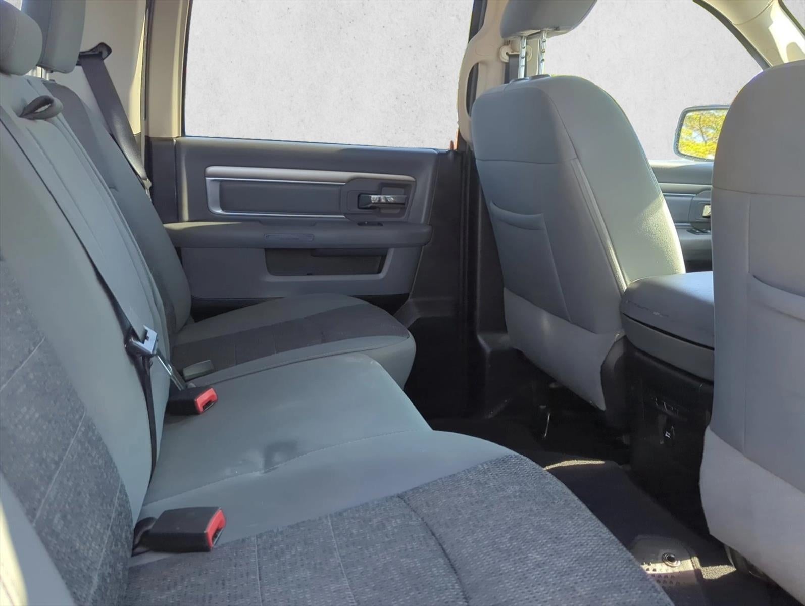 2015 RAM 1500 2WD Crew Cab 5.7 Ft Box Big Horn