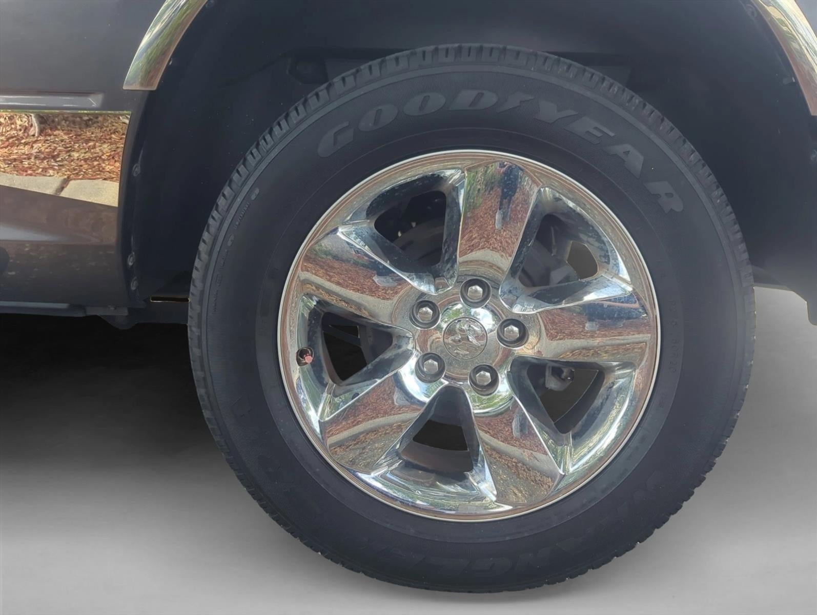 2015 RAM 1500 2WD Crew Cab 5.7 Ft Box Big Horn