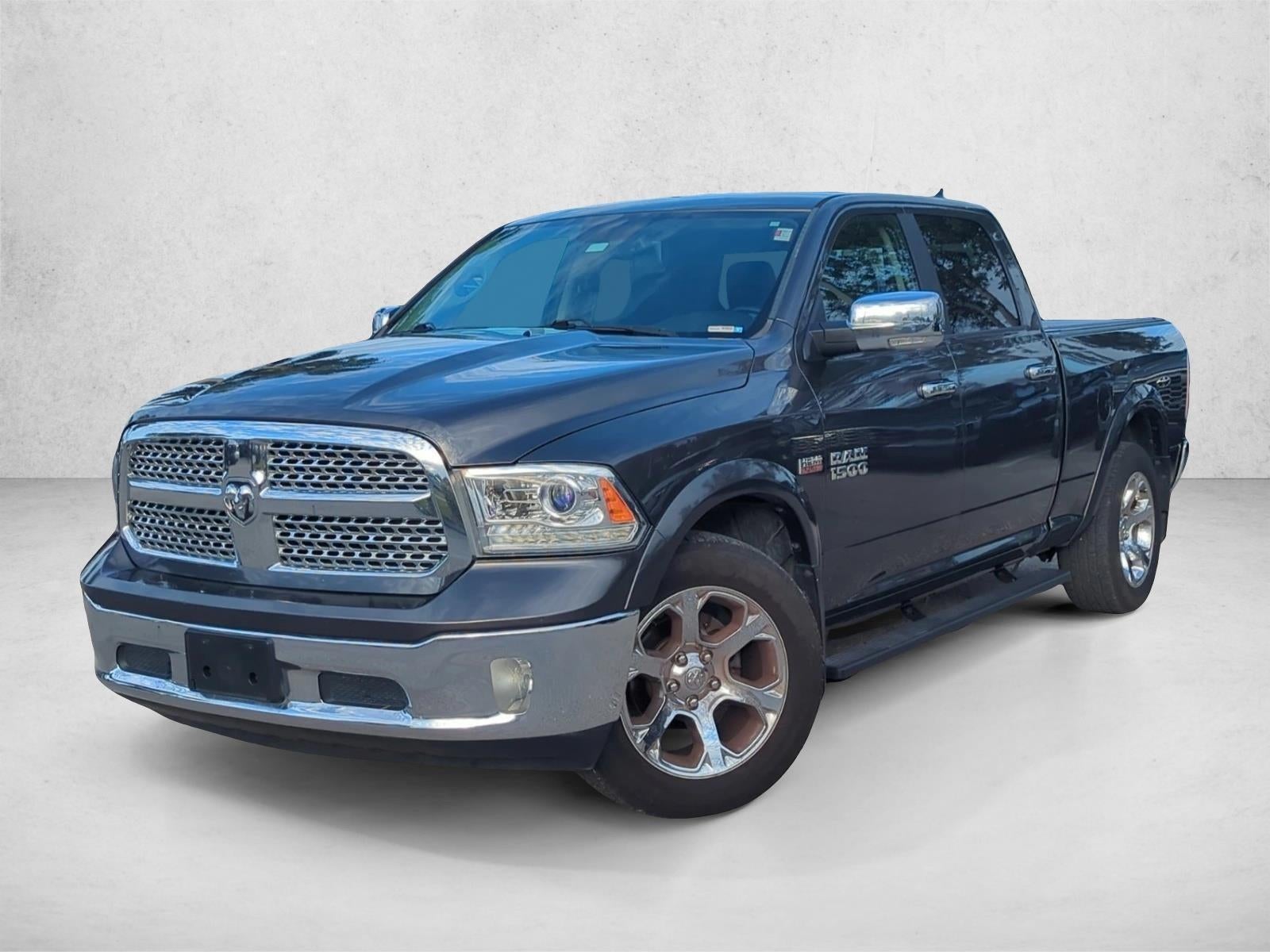 2017 RAM 1500 Laramie 4x4 Crew Cab 6'4" Box