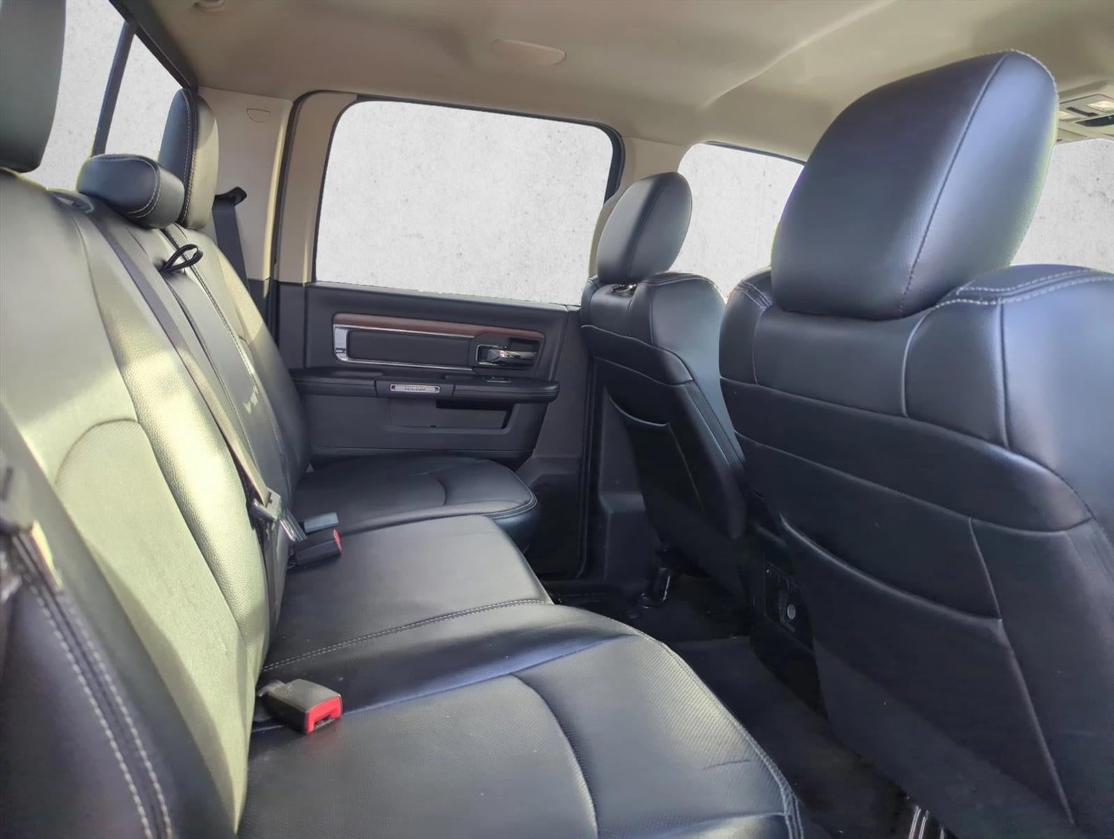 2017 RAM 1500 Laramie 4x4 Crew Cab 6'4" Box