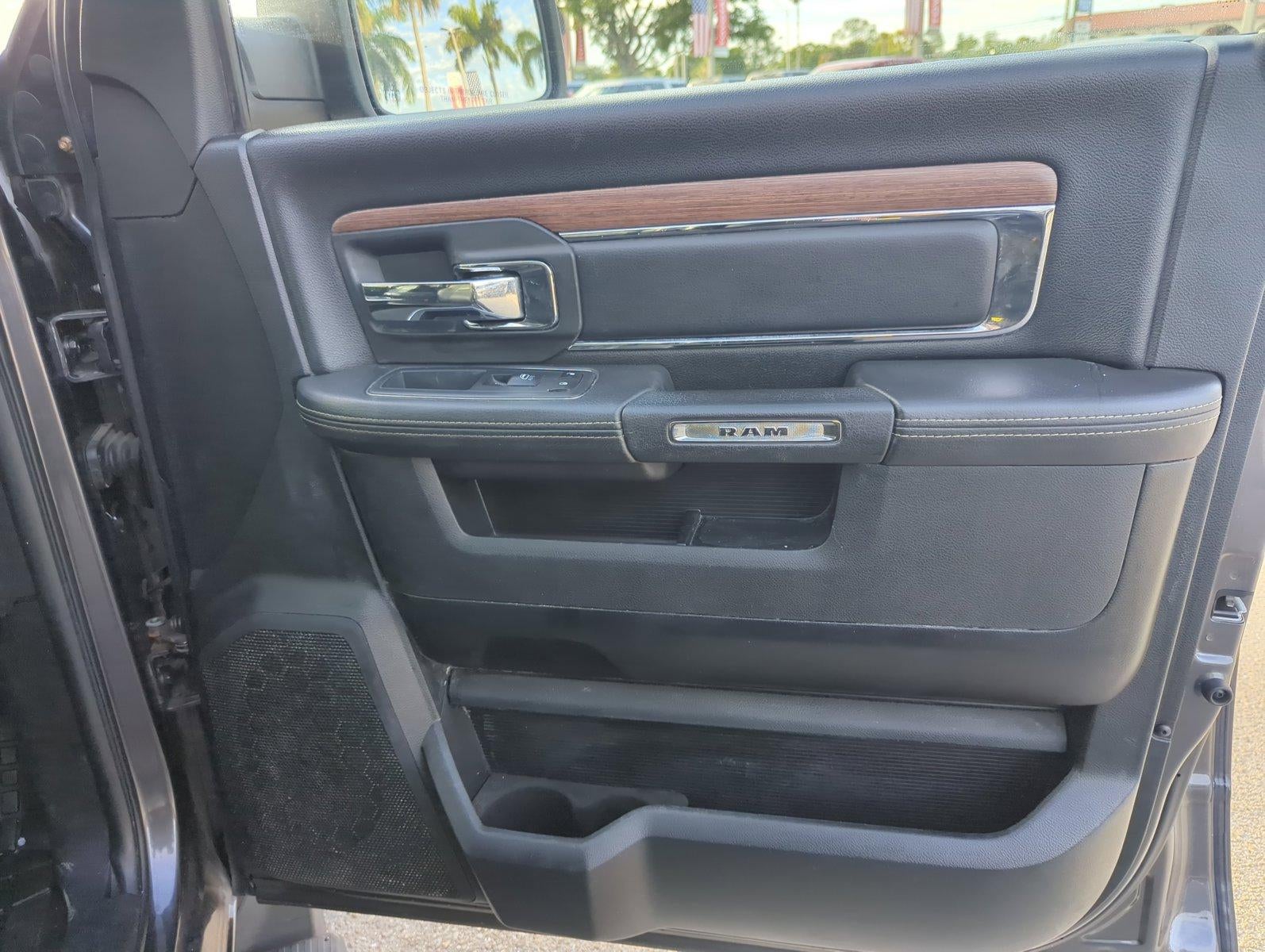 2017 RAM 1500 Laramie 4x4 Crew Cab 6'4" Box