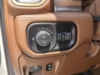 2019 RAM 1500 Longhorn 4x2 Crew Cab 5'7" Box