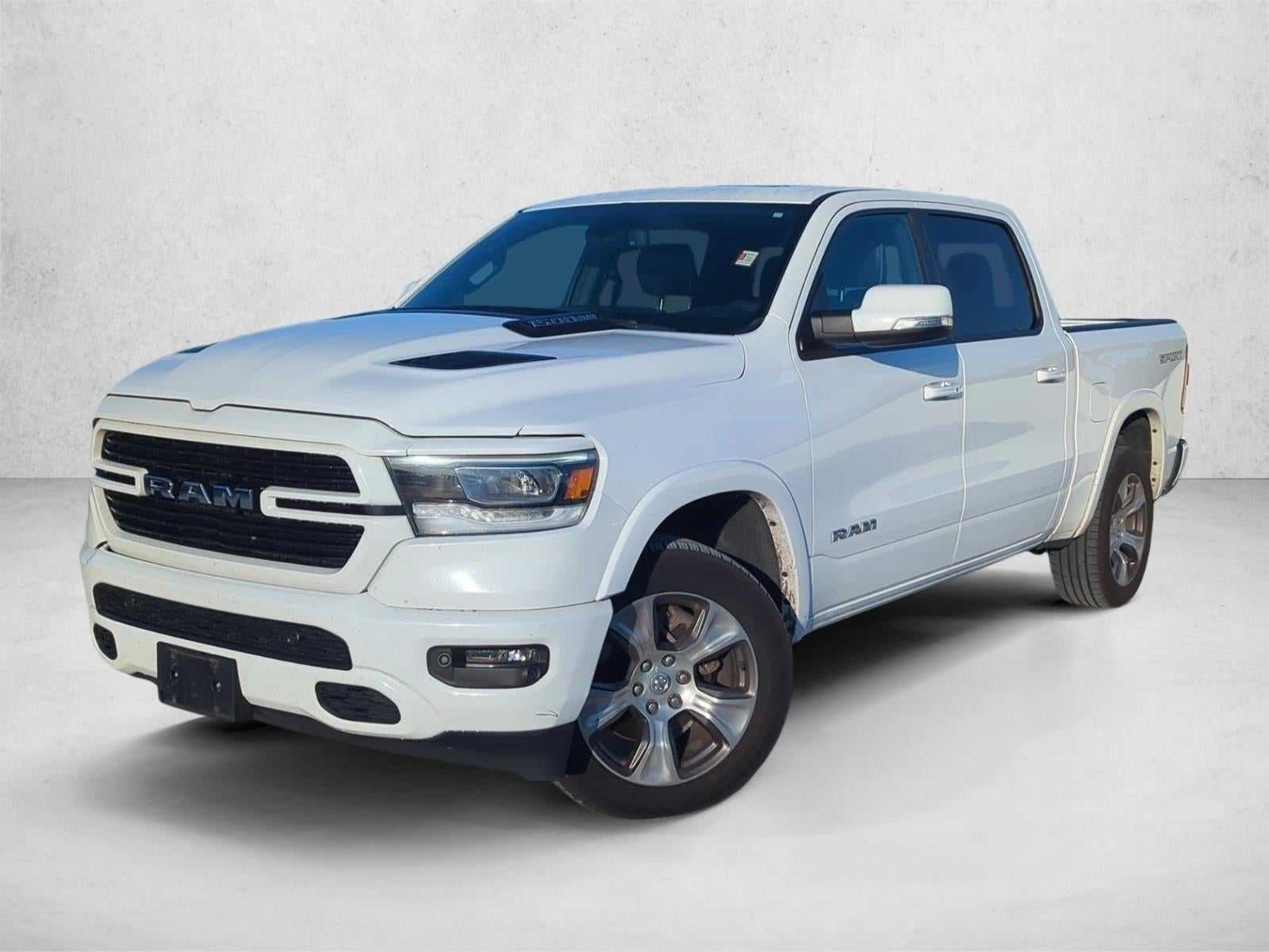 2020 RAM 1500 Laramie 4x4 Crew Cab 5'7" Box