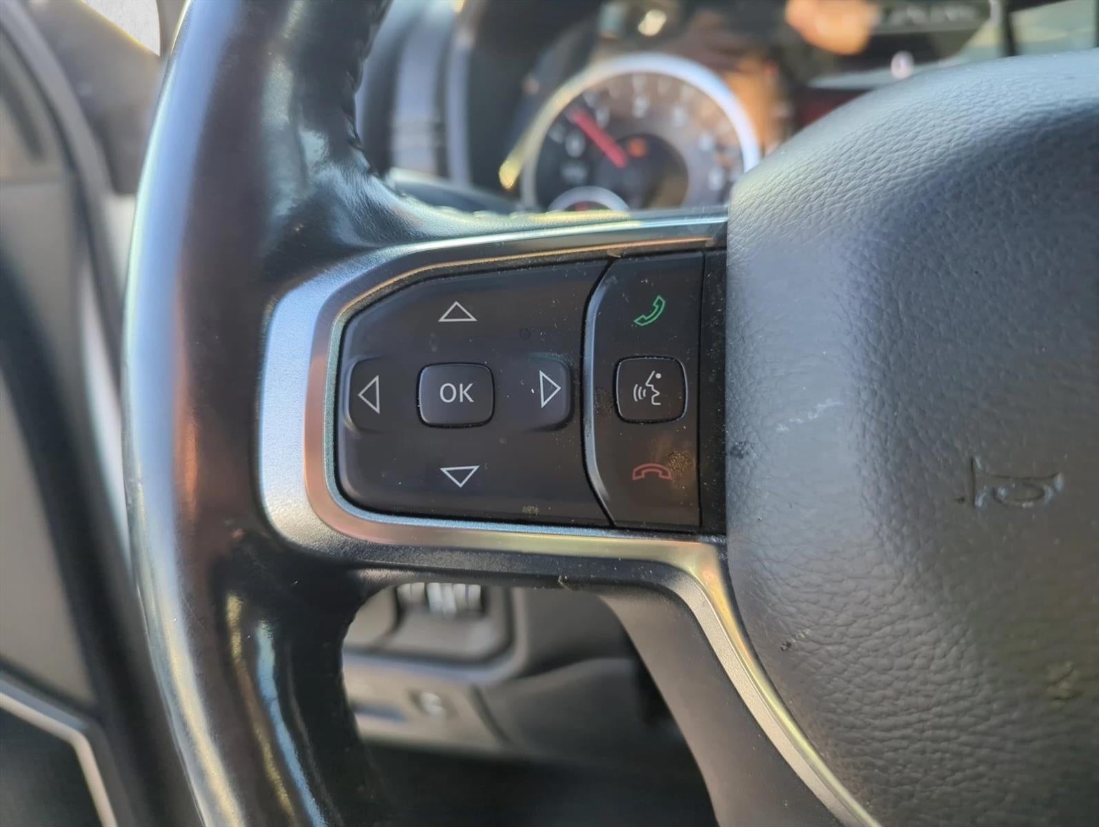 2020 RAM 1500 Laramie 4x4 Crew Cab 5'7" Box