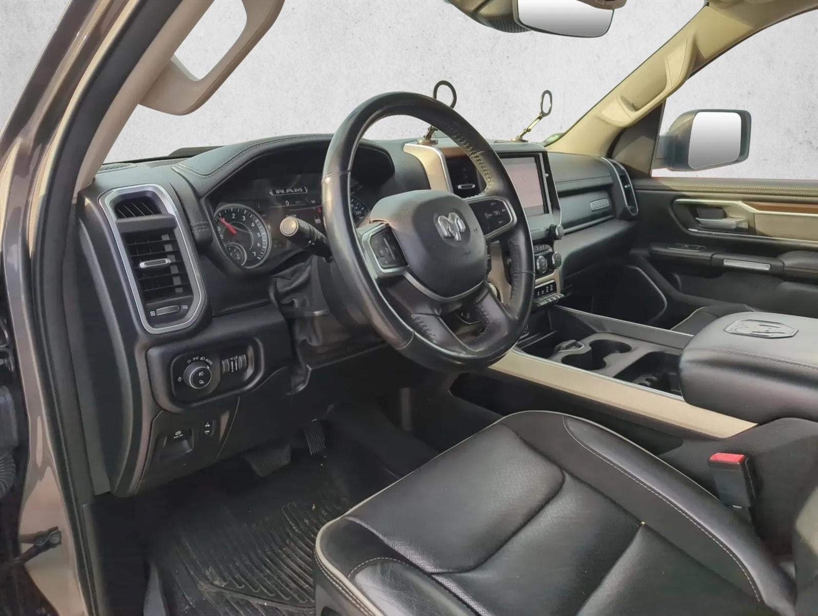 2022 RAM 1500 Laramie 4x4 Crew Cab 5'7" Box