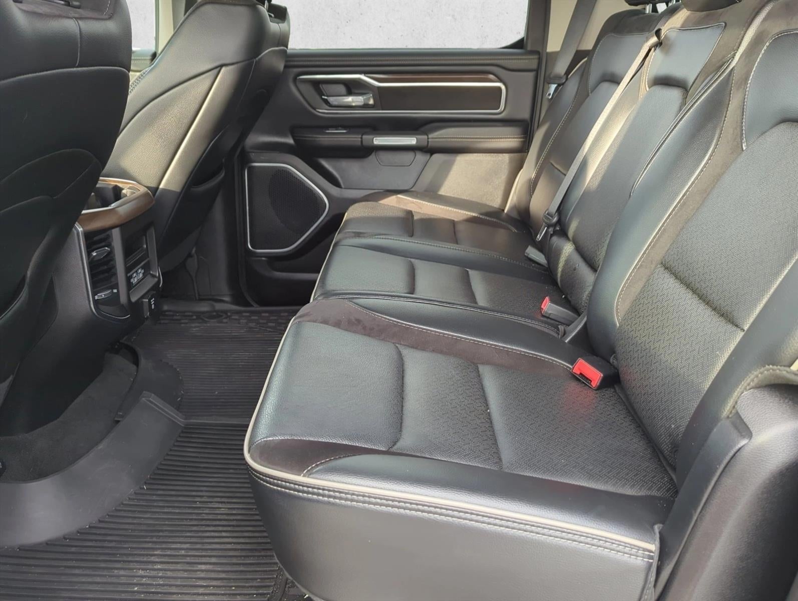 2022 RAM 1500 Laramie 4x4 Crew Cab 5'7" Box