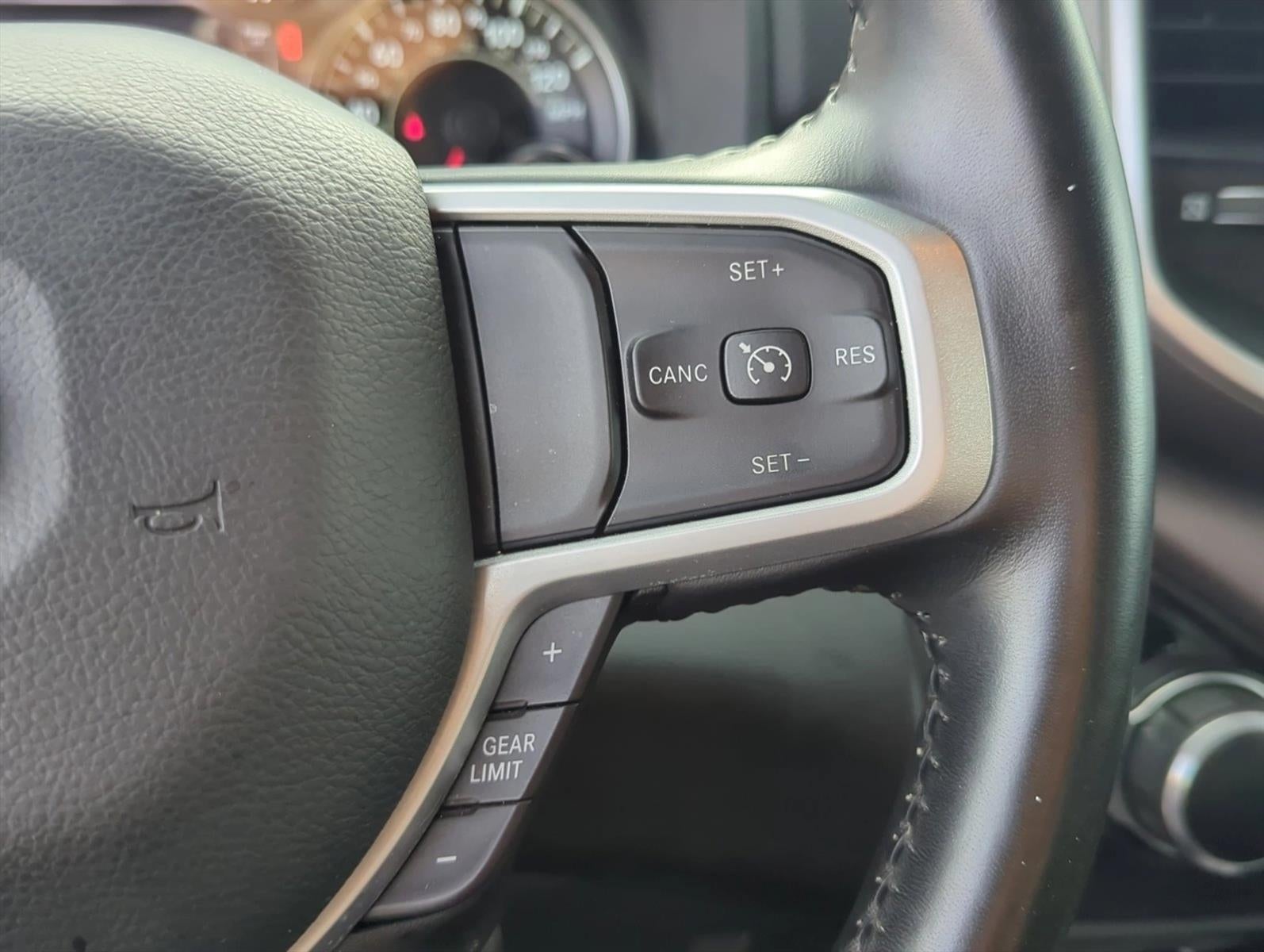 2022 RAM 1500 Big Horn 4x4 Crew Cab 6'4" Box