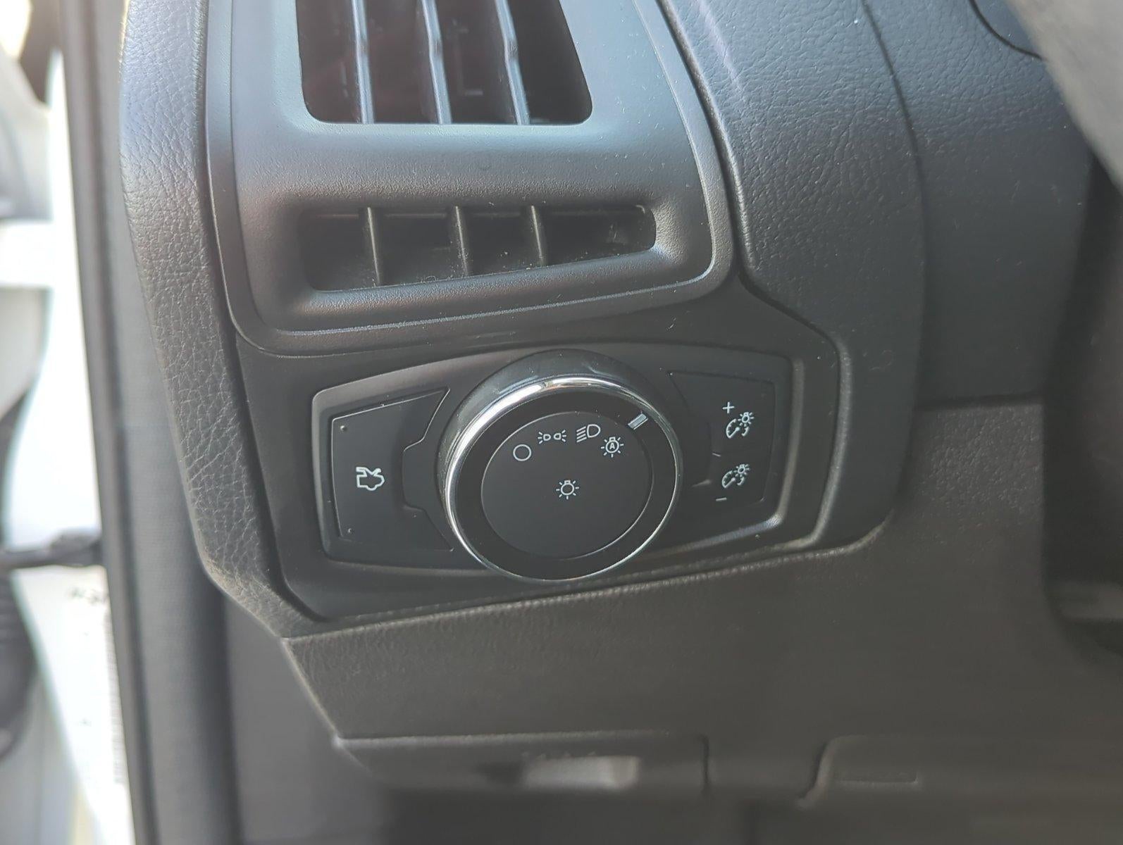 2013 Ford Focus 4dr Sdn SE