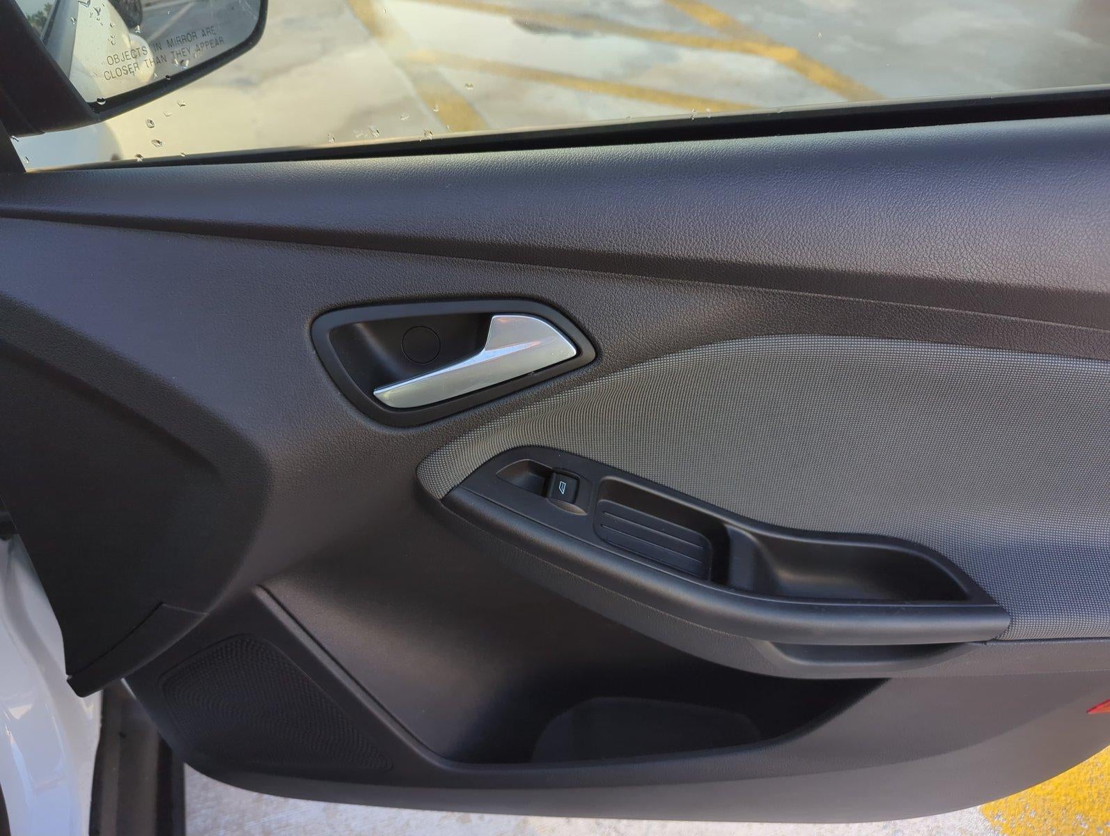 2013 Ford Focus 4dr Sdn SE