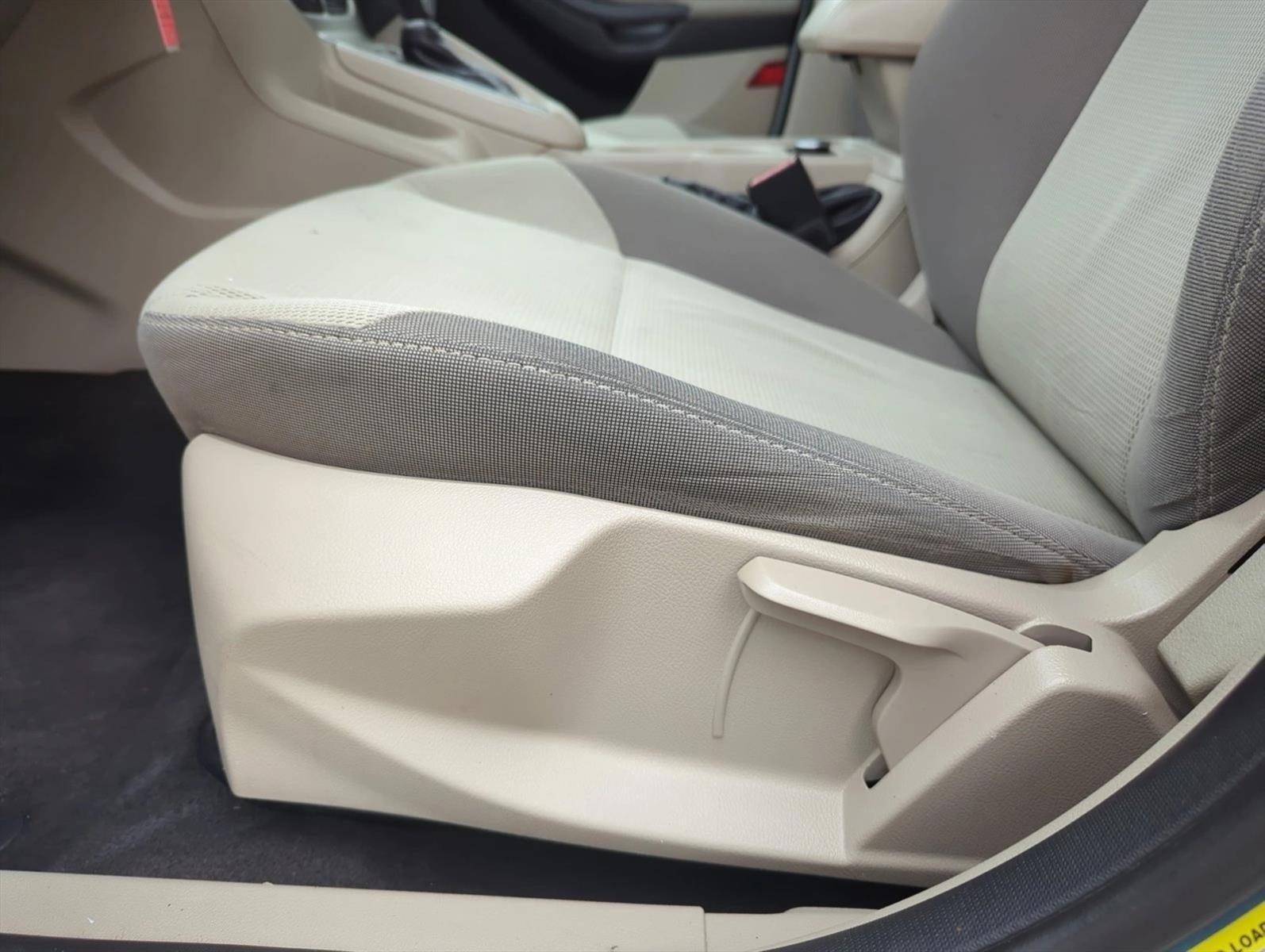 2012 Ford Focus 4dr Sdn SE